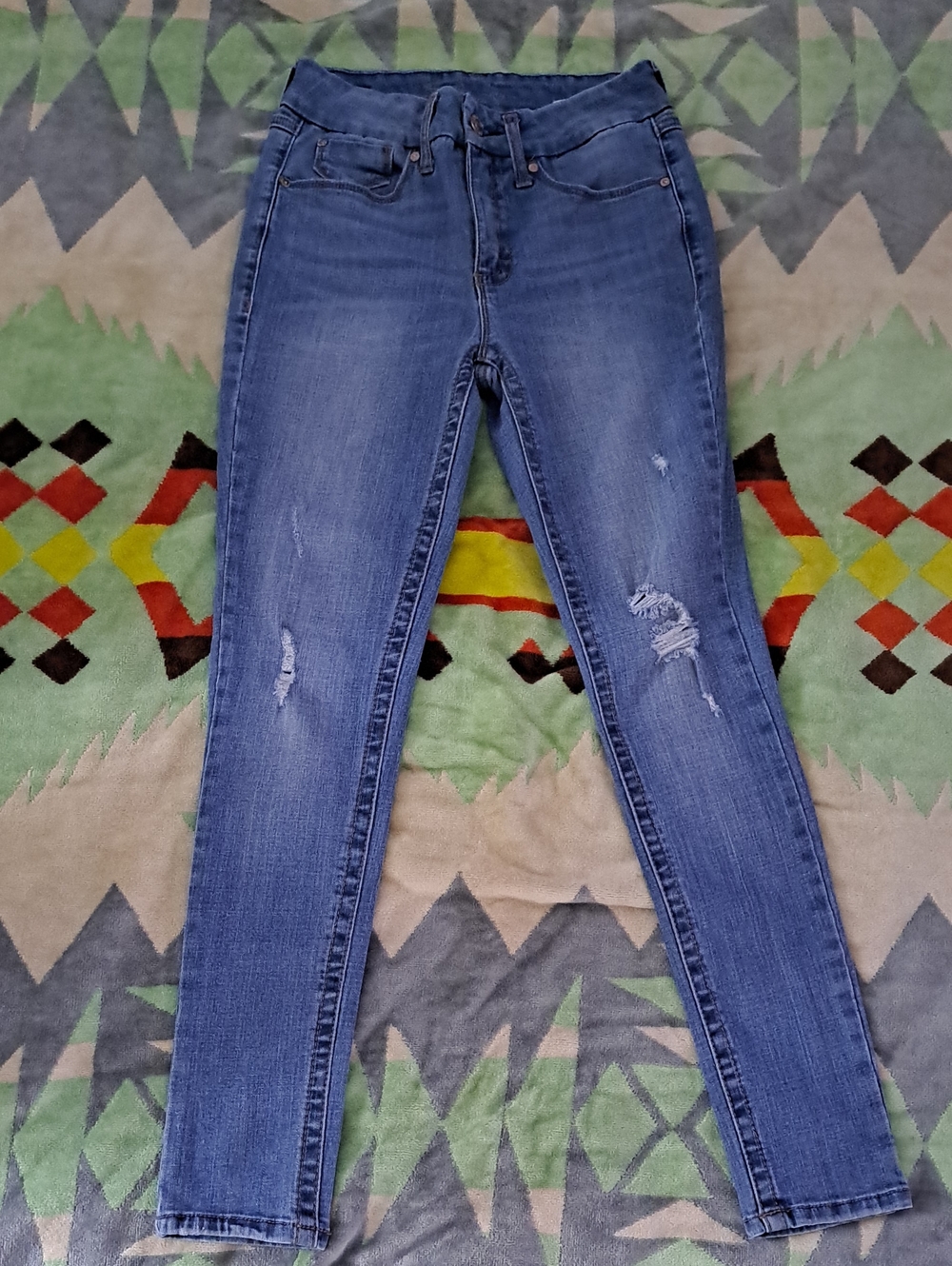 Seven7  Blue Women's Distressed Skinny Jeans Size 4